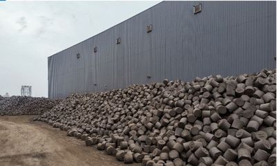 港深物流公司首筆鋼渣熱熔壓塊業(yè)務(wù)成功啟運