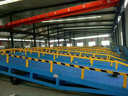 【物流裝卸設(shè)備訂購移動登車橋啟運懷化市倉庫貨運機(jī)械】- 